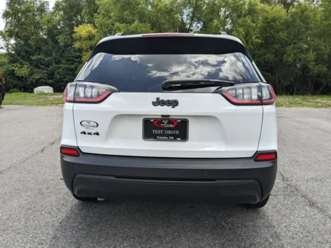 More photos of 2023 Jeep Cherokee Altitude Lux at Woody Folsom CDJR of Vidalia, GA