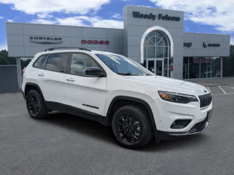White 2023 Jeep Cherokee Altitude Lux for sale in Vidalia, GA