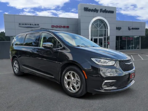 Black 2023 Chrysler Pacifica Limited for sale in Vidalia, GA