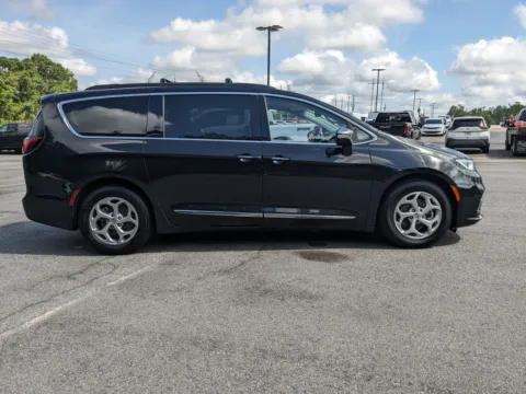 Another view of 2023 Chrysler Pacifica Limited for sale in Vidalia, GA at Woody Folsom CDJR of Vidalia