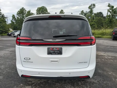 More photos of 2023 Chrysler Pacifica Limited at Woody Folsom CDJR of Vidalia, GA