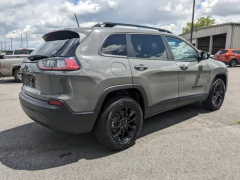 More photos of 2023 Jeep Cherokee Altitude Lux at Woody Folsom CDJR of Vidalia, GA
