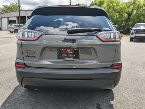 More photos of 2023 Jeep Cherokee Altitude Lux at Woody Folsom CDJR of Vidalia, GA