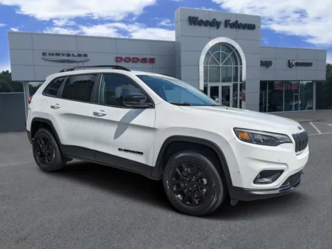 White 2023 Jeep Cherokee Altitude Lux for sale in Vidalia, GA