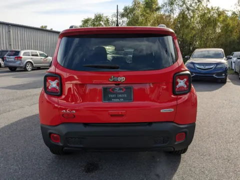 More photos of 2022 Jeep Renegade Latitude at Woody Folsom CDJR of Vidalia, GA