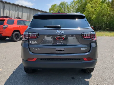 More photos of 2023 Jeep Compass Latitude at Woody Folsom CDJR of Vidalia, GA