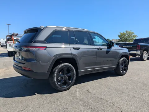 More photos of 2025 Jeep Grand Cherokee Limited at Woody Folsom CDJR of Vidalia, GA