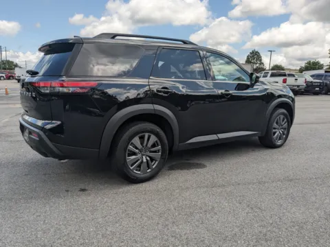 More photos of 2025 Nissan Pathfinder SV at Woody Folsom CDJR of Vidalia, GA