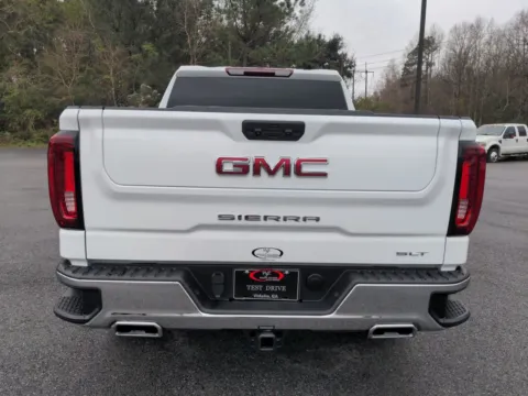 More photos of 2022 GMC Sierra 1500 SLT at Woody Folsom CDJR of Vidalia, GA