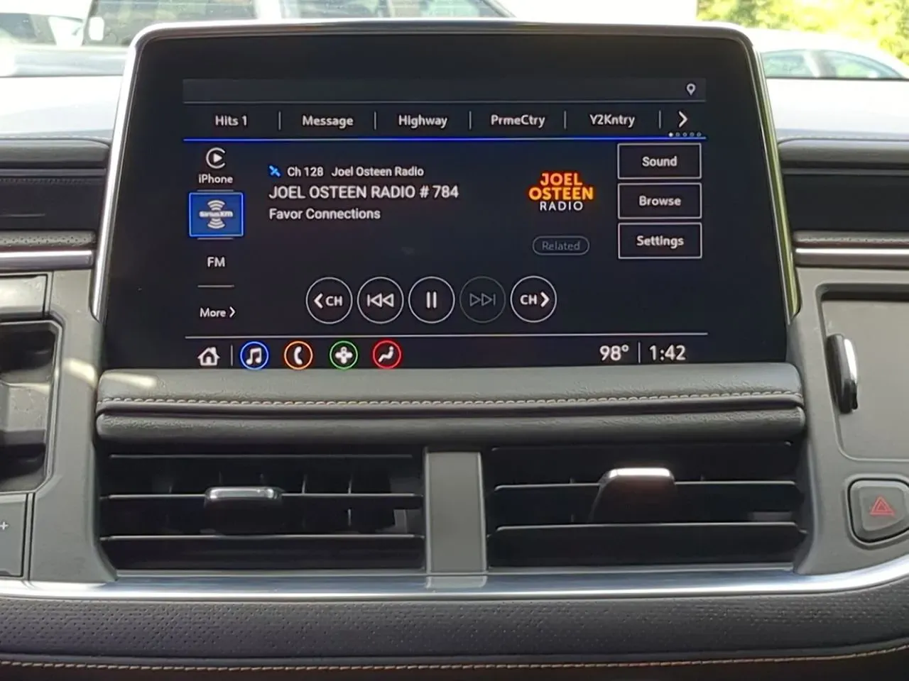 2021 GMC Yukon AT4 - Photo 18