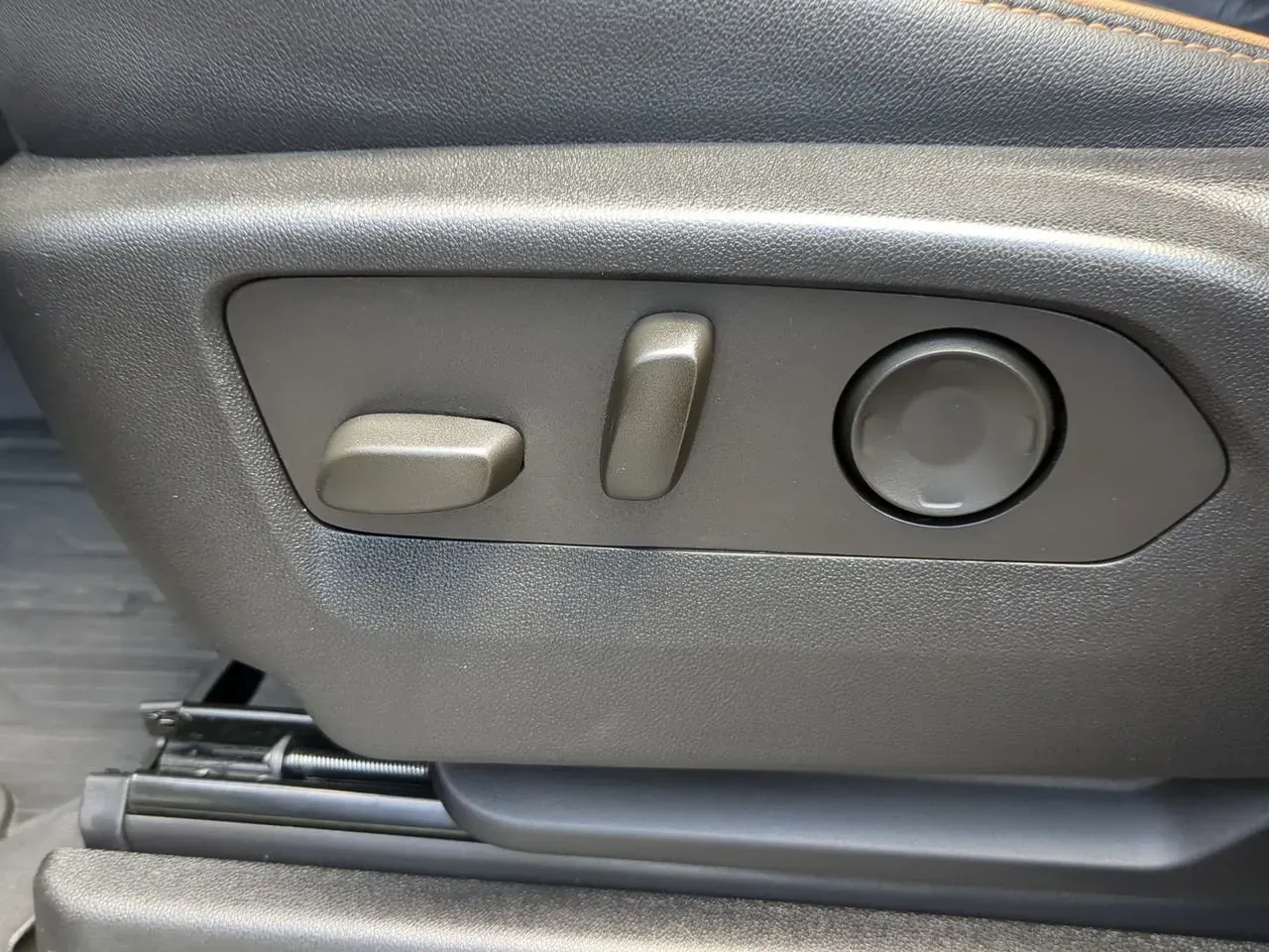 2021 GMC Yukon AT4 - Photo 29