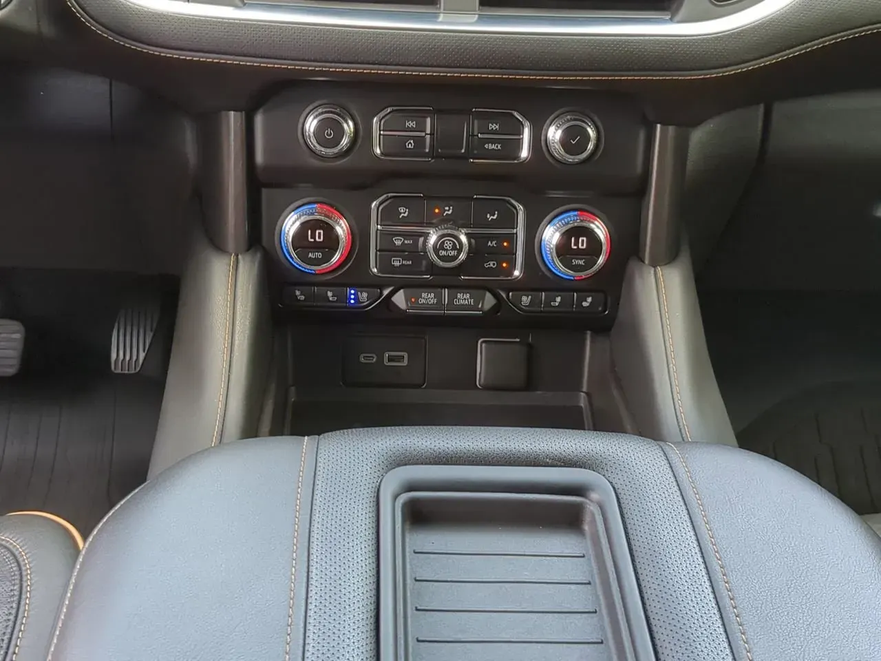 2021 GMC Yukon AT4 - Photo 19