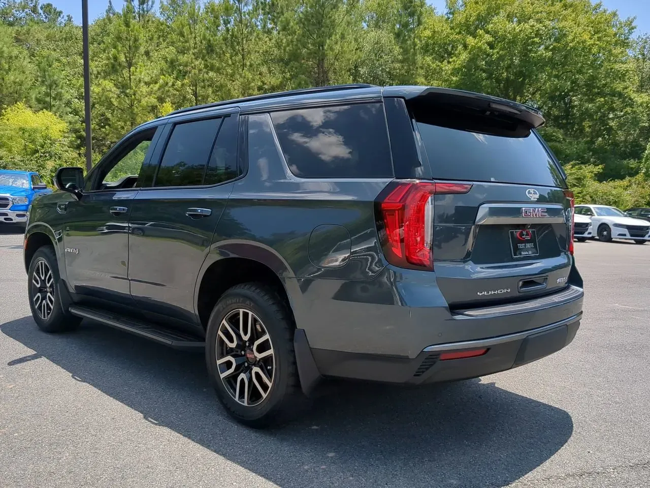 2021 GMC Yukon AT4 - Photo 6