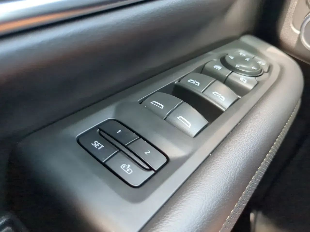 2021 GMC Yukon AT4 - Photo 23