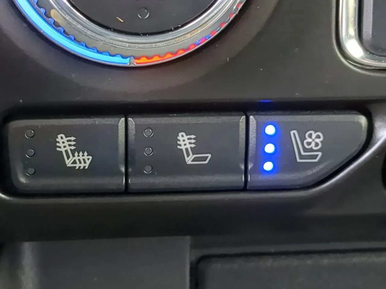 2021 GMC Yukon AT4 - Photo 22