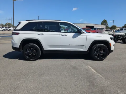 Another view of 2025 Jeep Grand Cherokee Altitude X for sale in Vidalia, GA at Woody Folsom CDJR of Vidalia