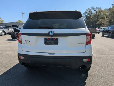More photos of 2019 Honda Passport Touring at Woody Folsom CDJR of Vidalia, GA