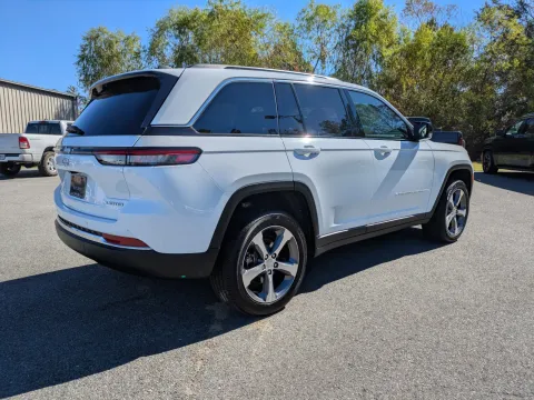 More photos of 2025 Jeep Grand Cherokee Limited at Woody Folsom CDJR of Vidalia, GA