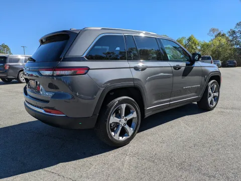 More photos of 2025 Jeep Grand Cherokee Limited at Woody Folsom CDJR of Vidalia, GA