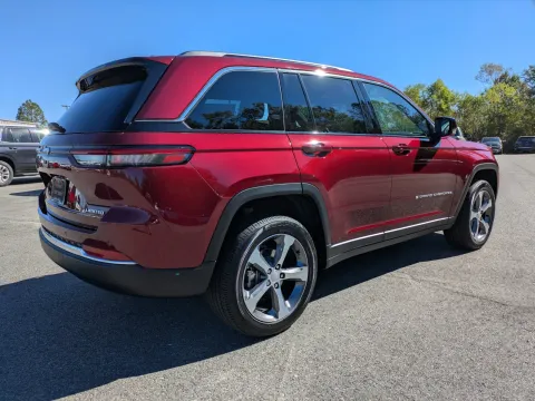 More photos of 2025 Jeep Grand Cherokee Limited at Woody Folsom CDJR of Vidalia, GA