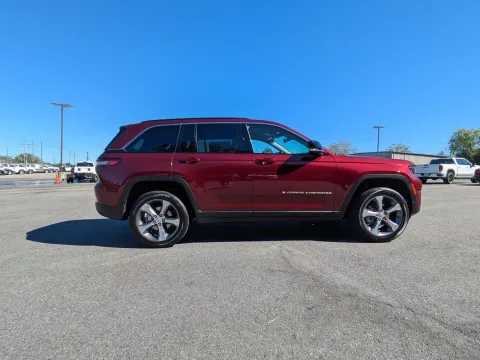 Another view of 2025 Jeep Grand Cherokee Limited for sale in Vidalia, GA at Woody Folsom CDJR of Vidalia