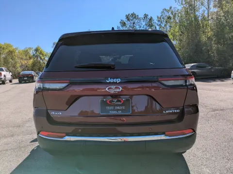 More photos of 2025 Jeep Grand Cherokee Limited at Woody Folsom CDJR of Vidalia, GA