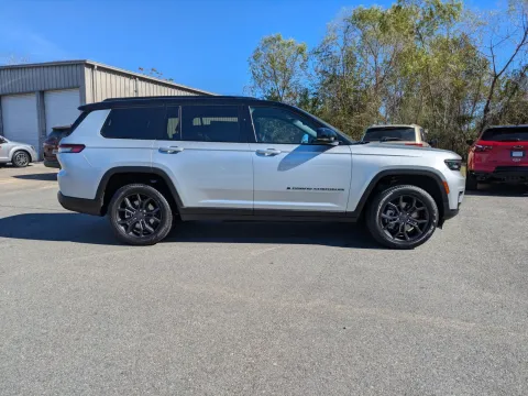 Another view of 2025 Jeep Grand Cherokee L Limited for sale in Vidalia, GA at Woody Folsom CDJR of Vidalia
