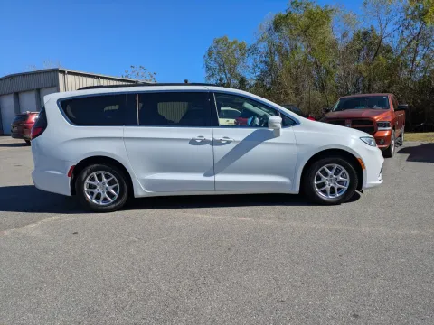 Another view of 2022 Chrysler Pacifica Touring L for sale in Vidalia, GA at Woody Folsom CDJR of Vidalia