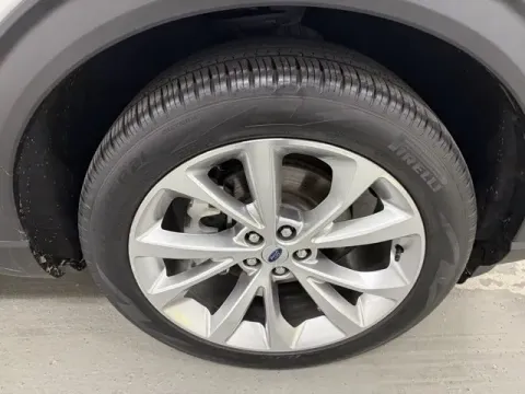 More photos of 2023 Ford Explorer Platinum at Woody Folsom Ford, GA