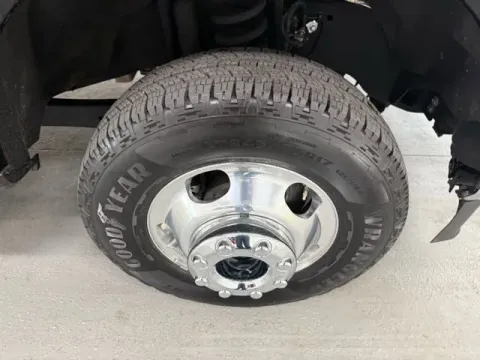 More photos of 2021 Ford Super Duty F-350 DRW LARIAT at Woody Folsom Ford, GA