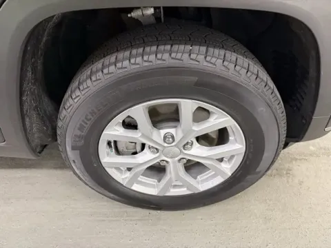 More photos of 2023 Jeep Grand Cherokee L Limited at Woody Folsom Ford, GA