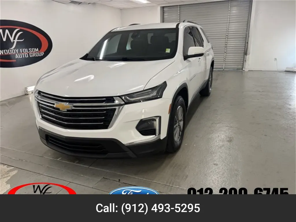 White 2022 Chevrolet Traverse LT Cloth for sale in Baxley, GA