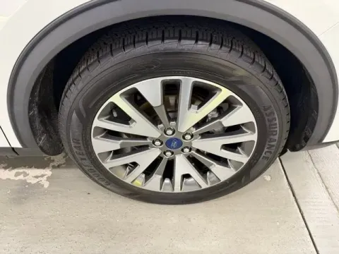 More photos of 2020 Ford Escape Titanium Hybrid at Woody Folsom Ford, GA