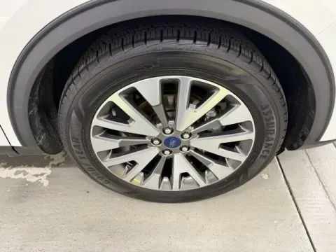 More photos of 2020 Ford Escape Titanium Hybrid at Woody Folsom Ford, GA