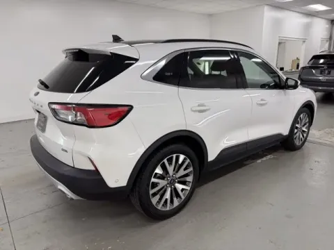 More photos of 2020 Ford Escape Titanium Hybrid at Woody Folsom Ford, GA