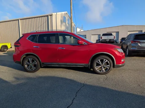 Another view of 2017 Nissan Rogue SL for sale in Vidalia, GA at Woody Folsom Nissan of Vidalia