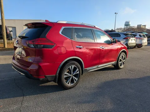 More photos of 2017 Nissan Rogue SL at Woody Folsom Nissan of Vidalia, GA