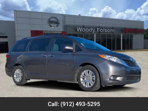 Gray 2016 Toyota Sienna XLE Premium for sale in Vidalia, GA
