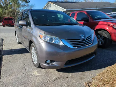 Photos of 2016 Toyota Sienna XLE Premium for sale in Vidalia, GA at Woody Folsom Nissan of Vidalia