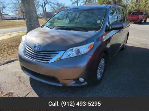 Gray 2016 Toyota Sienna XLE Premium for sale in Vidalia, GA