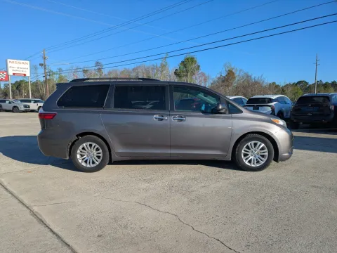 Another view of 2016 Toyota Sienna XLE Premium for sale in Vidalia, GA at Woody Folsom Nissan of Vidalia