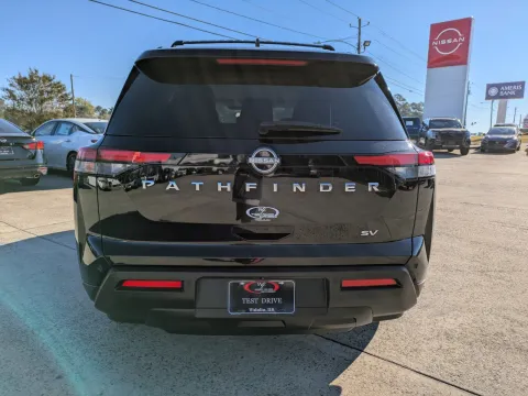 More photos of 2022 Nissan Pathfinder SV at Woody Folsom Nissan of Vidalia, GA