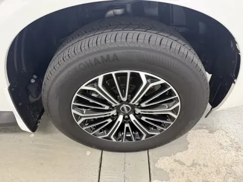 More photos of 2025 Nissan Armada SL at Woody Folsom Nissan of Baxley Inc., GA