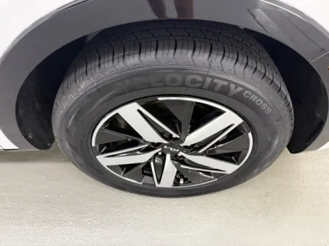 More photos of 2023 Kia Sorento S at Woody Folsom Nissan of Baxley Inc., GA
