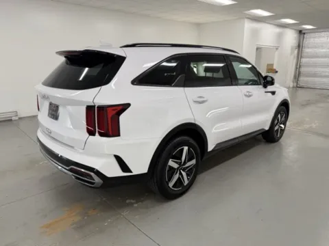 More photos of 2023 Kia Sorento S at Woody Folsom Nissan of Baxley Inc., GA