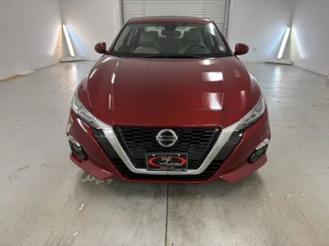 Photos of 2020 Nissan Altima 2.5 SL for sale in Baxley, GA at Woody Folsom Nissan of Baxley Inc.