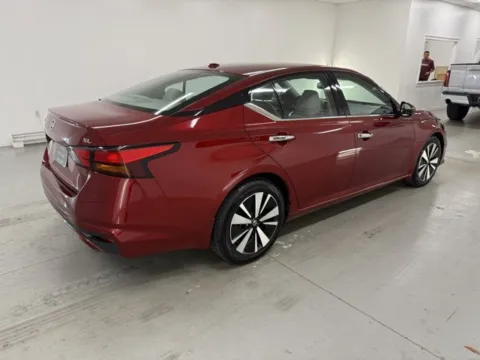 More photos of 2020 Nissan Altima 2.5 SL at Woody Folsom Nissan of Baxley Inc., GA