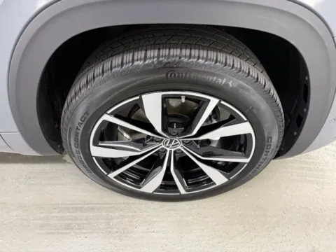 More photos of 2025 Volkswagen Atlas 2.0T SEL Premium R-Line at Woody Folsom Nissan of Baxley Inc., GA
