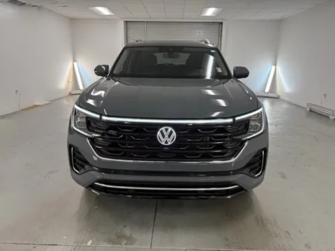 Photos of 2025 Volkswagen Atlas 2.0T SEL Premium R-Line for sale in Baxley, GA at Woody Folsom Nissan of Baxley Inc.