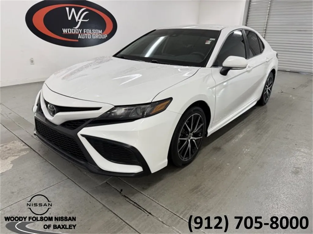 White 2023 Toyota Camry SE for sale in Baxley, GA